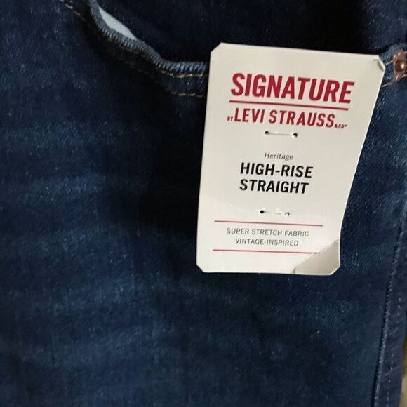 Levi’s signature Women's Plus SZ 22 straight leg Denim Blue Jeans New w/tags - Picture 3 of 8